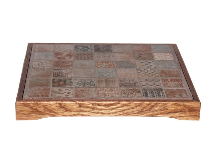 Serving table